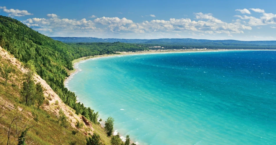 Top Attractions in Traverse City, Michigan: Beaches, Wineries & Scenic Escapes